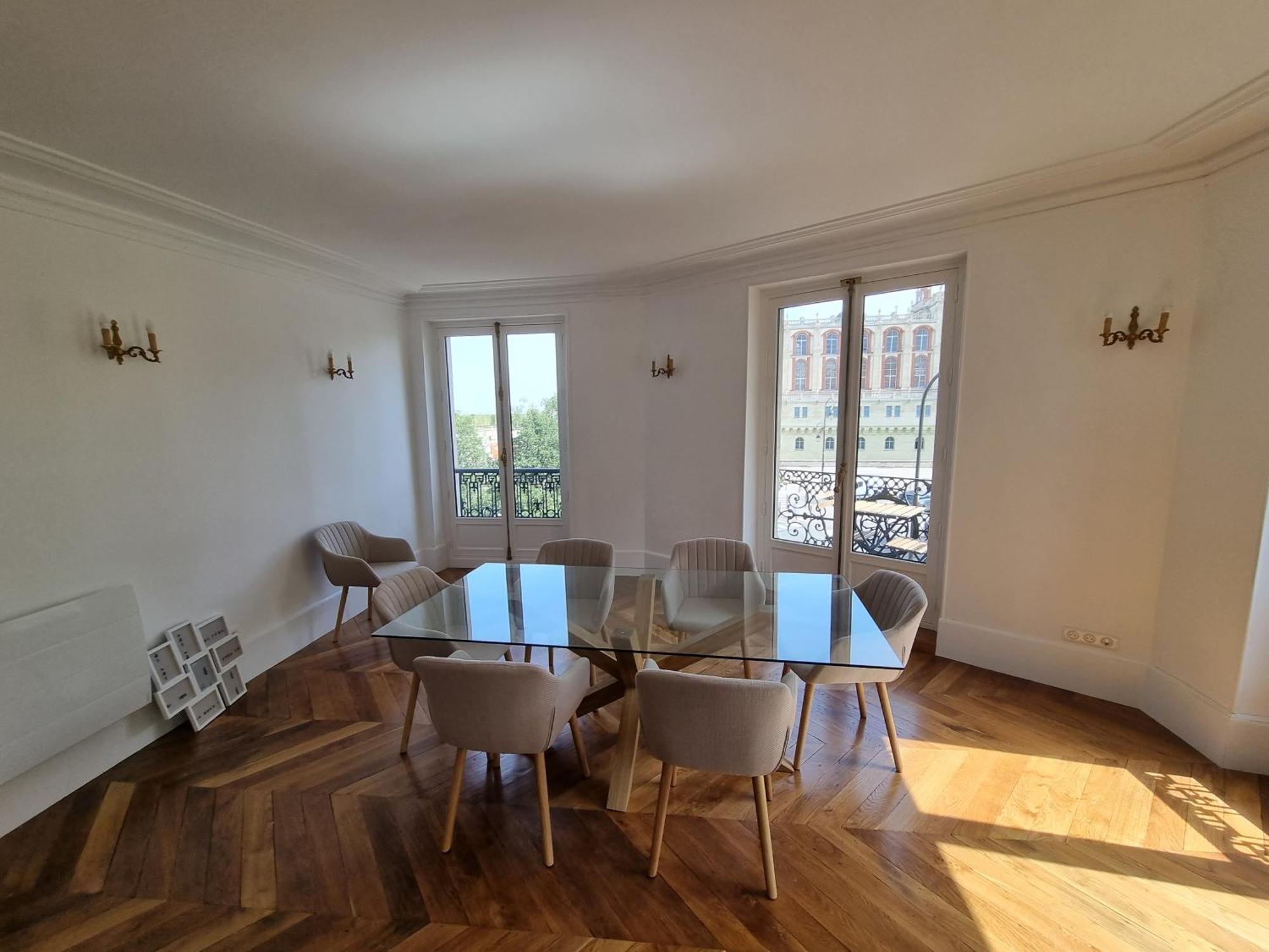 Face Chateau St Germain En Laye, Appartement 4 A 6 Personnes, 23 Min De Paris Champs-Elysees Сен-Жермен-ан-Ле Экстерьер фото
