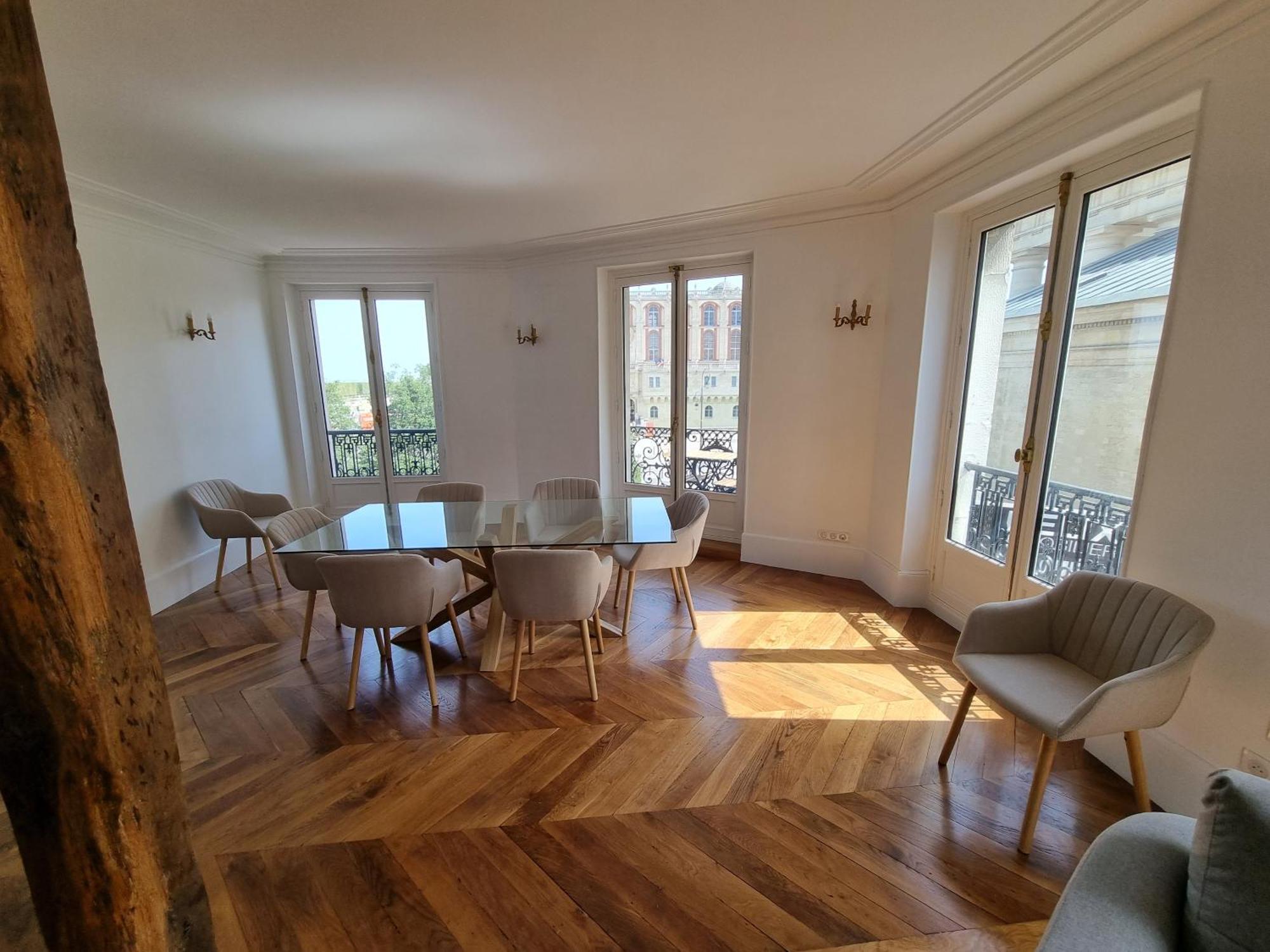 Face Chateau St Germain En Laye, Appartement 4 A 6 Personnes, 23 Min De Paris Champs-Elysees Сен-Жермен-ан-Ле Экстерьер фото